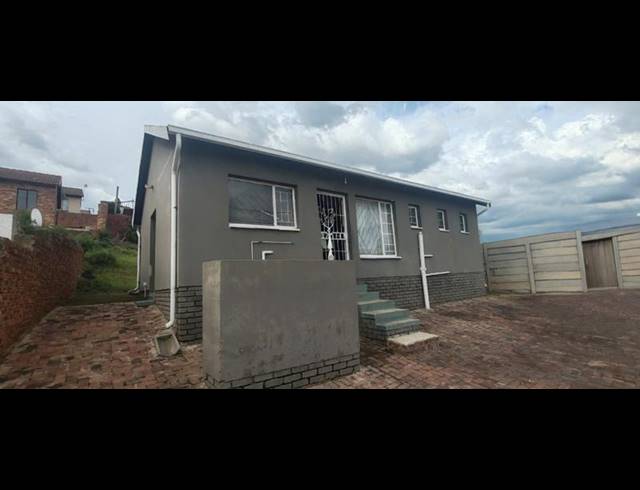 2 BEDROOM HOUSE FOR SALE IN PHILIP NEL PARK